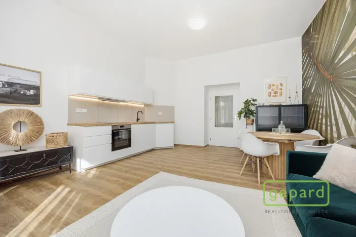 Prodej bytu 1+kk, Praha, Čestmírova, 40 m2