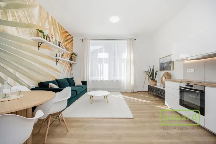Prodej bytu 1+kk, Praha, Čestmírova, 40 m2