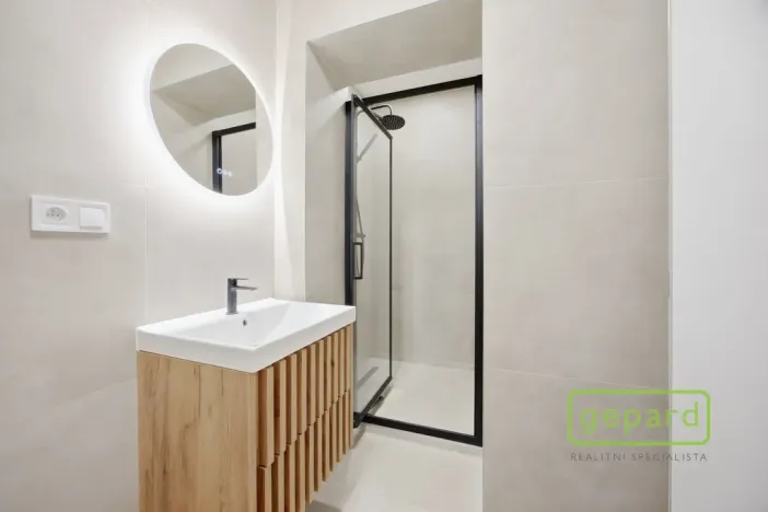 Prodej bytu 1+kk, Praha, Čestmírova, 40 m2
