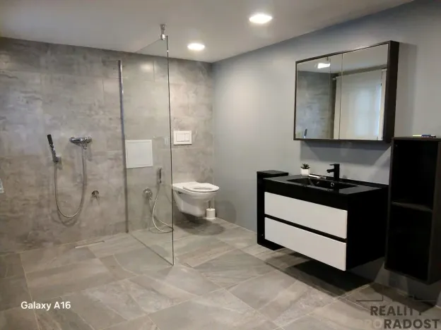 Prodej bytu 2+kk, Praha, U starého mlýna, 79 m2
