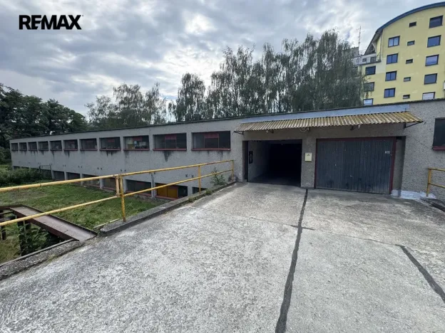 Pronájem garáže, Zlín - Příluky, Dřevnická, 16 m2