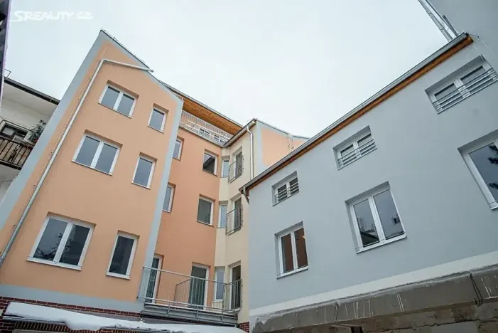 Pronájem bytu 1+kk, Praha - Hlubočepy, Na Zlíchově, 17 m2