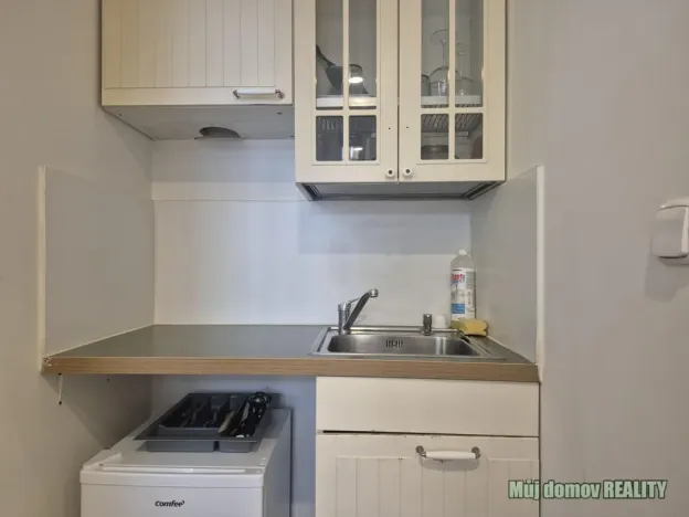 Pronájem bytu 1+kk, Praha - Karlín, Křižíkova, 15 m2