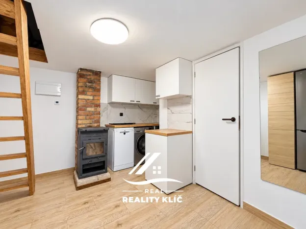 Pronájem bytu 2+kk, Ostrava, Na Heleně, 27 m2