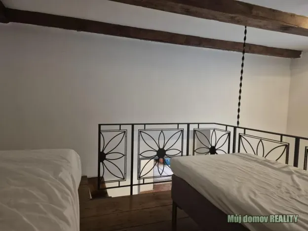 Pronájem bytu 2+kk, Praha - Karlín, Křižíkova, 46 m2