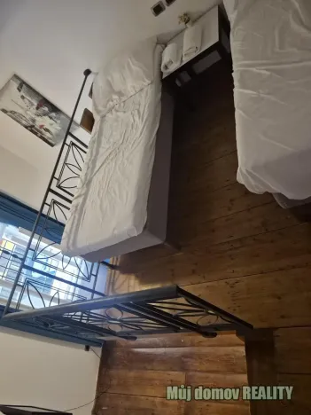 Pronájem bytu 2+kk, Praha - Karlín, Křižíkova, 46 m2
