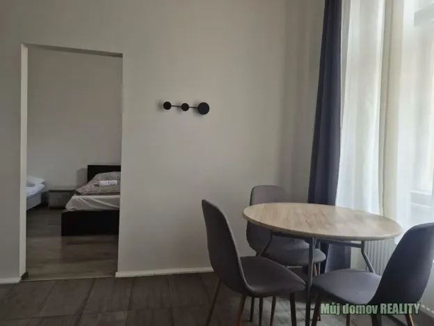 Pronájem bytu 1+1, Praha - Karlín, Křižíkova, 40 m2