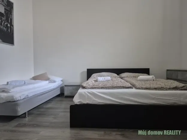 Pronájem bytu 1+1, Praha - Karlín, Křižíkova, 40 m2