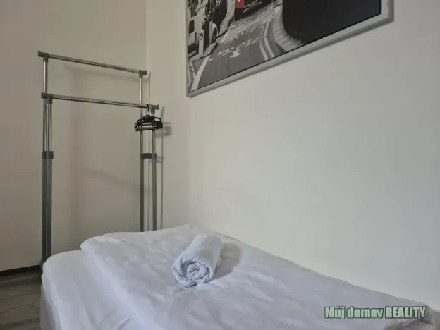 Pronájem bytu 1+1, Praha - Karlín, Křižíkova, 40 m2