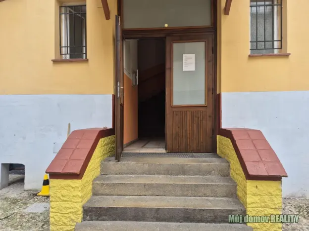 Pronájem bytu 1+1, Praha - Karlín, Křižíkova, 40 m2