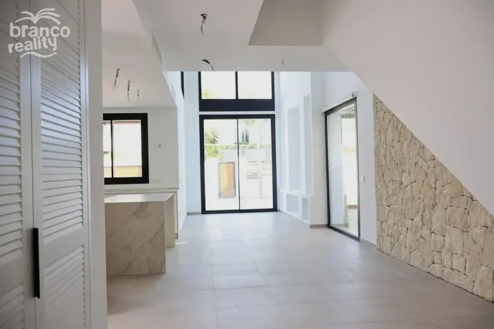 Prodej rodinného domu, Alfas del Pi, Alicante, Španělsko, 203 m2