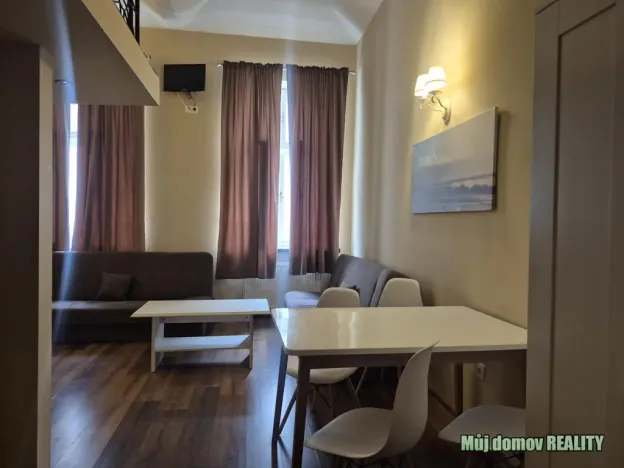 Pronájem činžovního domu, Praha - Karlín, Křižíkova, 650 m2