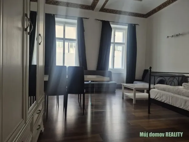 Pronájem činžovního domu, Praha - Karlín, Křižíkova, 650 m2