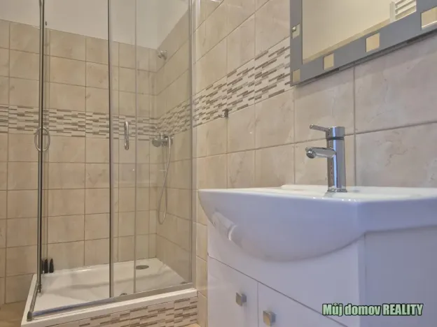 Pronájem činžovního domu, Praha - Karlín, Křižíkova, 650 m2