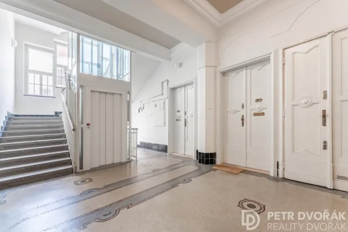 Prodej bytu 3+kk, Praha - Nové Město, Růžová, 74 m2