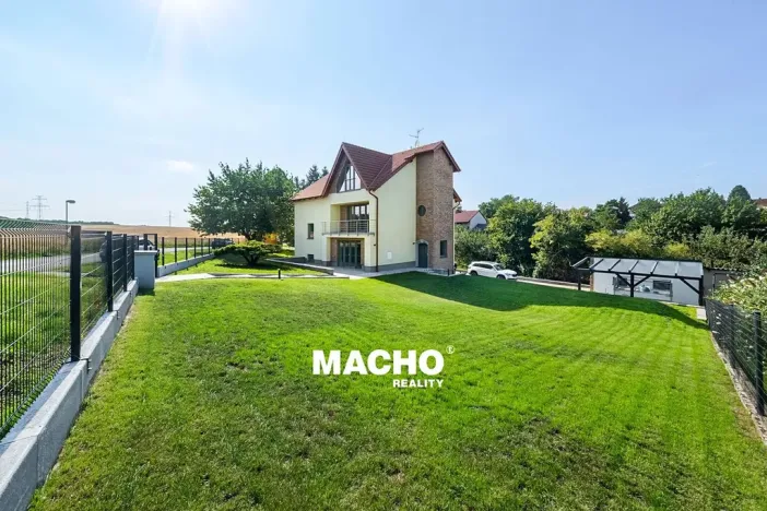 Pronájem rodinného domu, Kosoř, Školská, 380 m2