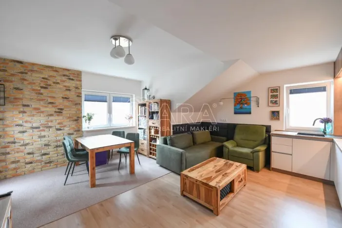 Prodej bytu 3+kk, Nupaky, K Parku, 77 m2