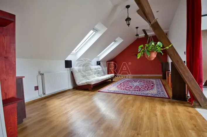 Prodej atypického bytu, Kolín - Kolín II, Mikoláše Alše, 153 m2
