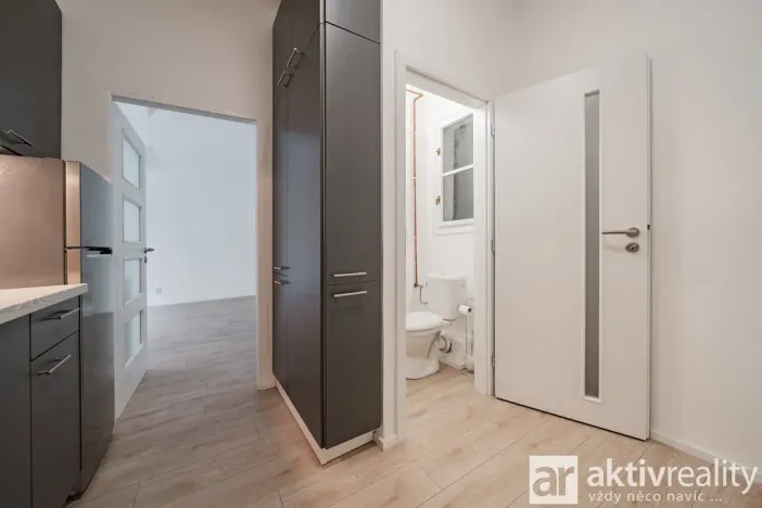Pronájem bytu 2+1, Praha - Holešovice, Stupkova, 41 m2
