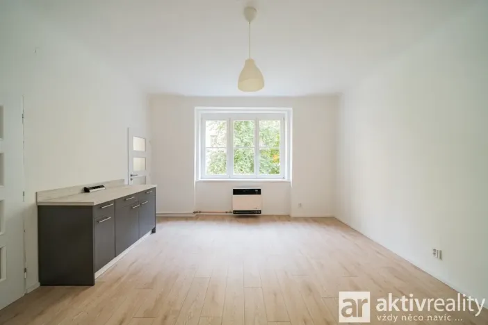 Pronájem bytu 2+1, Praha - Holešovice, Stupkova, 41 m2