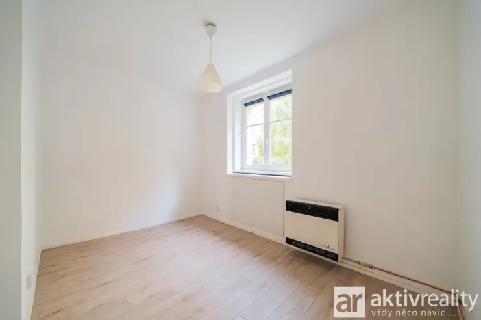 Pronájem bytu 2+1, Praha - Holešovice, Stupkova, 41 m2