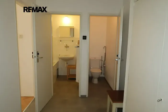 Pronájem bytu 2+1, Praha - Podolí, Podolská, 67 m2
