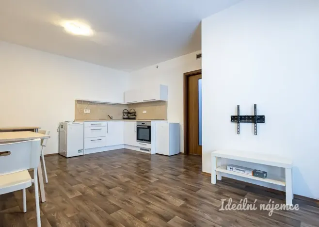 Pronájem bytu 2+kk, Praha - Žižkov, Hartigova, 44 m2