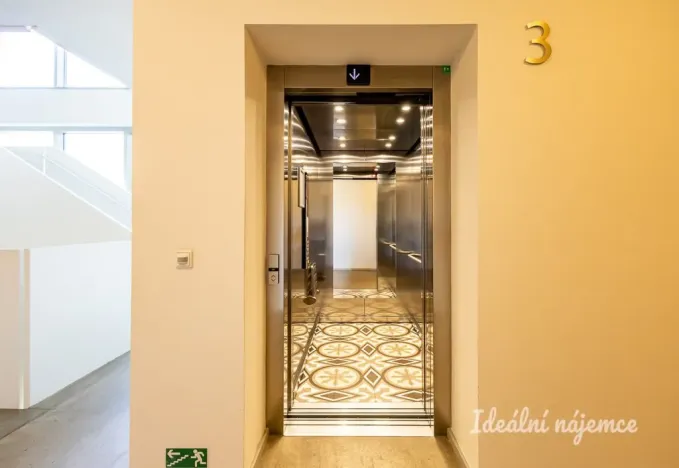 Pronájem bytu 2+kk, Praha - Žižkov, Hartigova, 44 m2