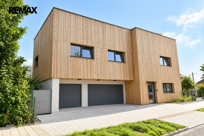 Pronájem kanceláře, Hradec Králové - Pražské Předměstí, Veverkova, 110 m2