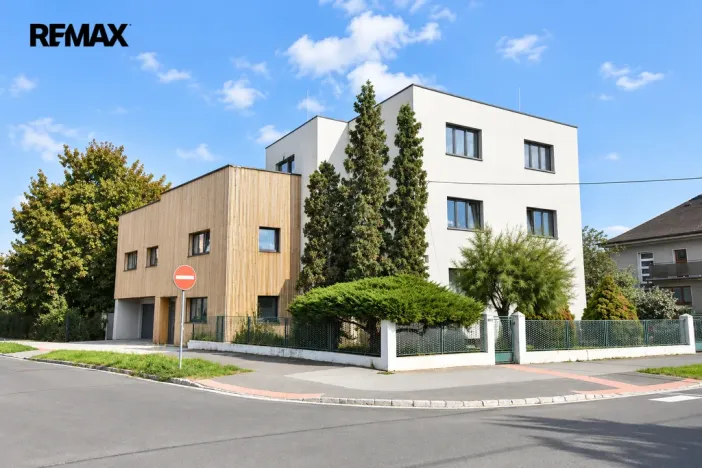 Pronájem kanceláře, Hradec Králové - Pražské Předměstí, Veverkova, 110 m2