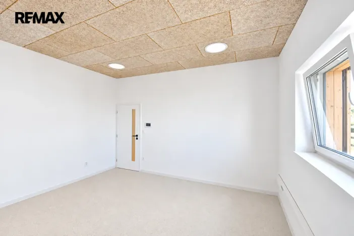 Pronájem kanceláře, Hradec Králové - Pražské Předměstí, Veverkova, 110 m2