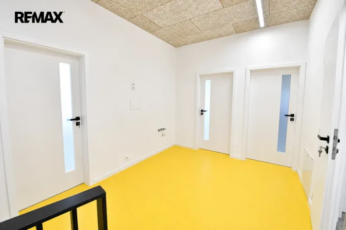 Pronájem kanceláře, Hradec Králové - Pražské Předměstí, Veverkova, 110 m2