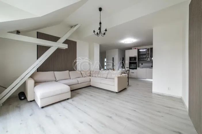 Prodej bytu 5+kk, Holubice, Za Dvorem, 117 m2