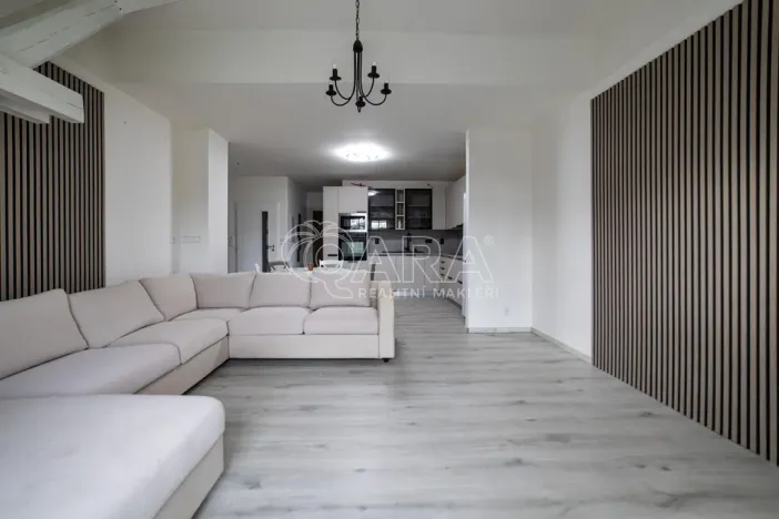 Prodej bytu 5+kk, Holubice, Za Dvorem, 117 m2
