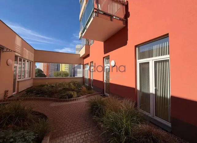 Pronájem bytu 2+kk, Praha, U Kamýku, 55 m2