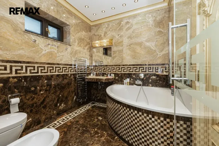 Pronájem rodinného domu, Praha - Kunratice, 450 m2