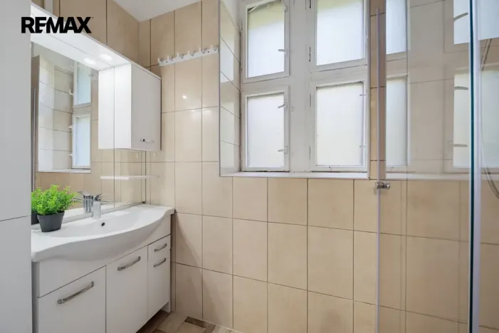 Prodej ubytování, Karlovy Vary, Raisova, 80 m2