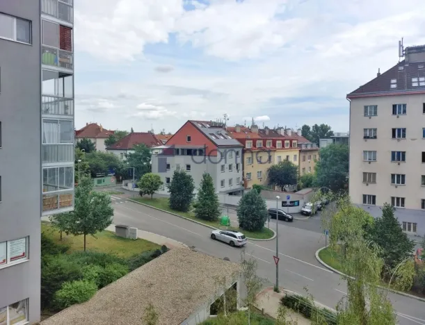 Pronájem bytu 1+kk, Praha, V dolině, 32 m2