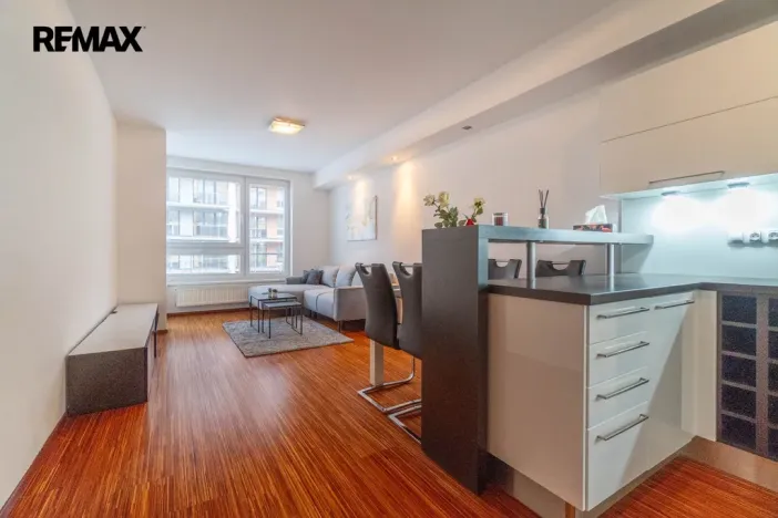 Pronájem bytu 2+kk, Praha, Kabešova, 56 m2