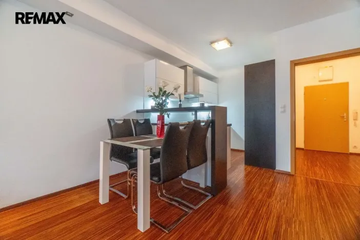 Pronájem bytu 2+kk, Praha, Kabešova, 56 m2