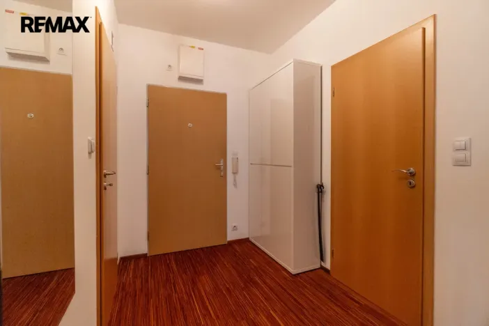 Pronájem bytu 2+kk, Praha, Kabešova, 56 m2