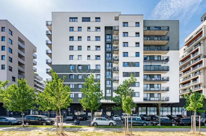 Pronájem garáže, Praha - Strašnice, Zvěřinova, 15 m2