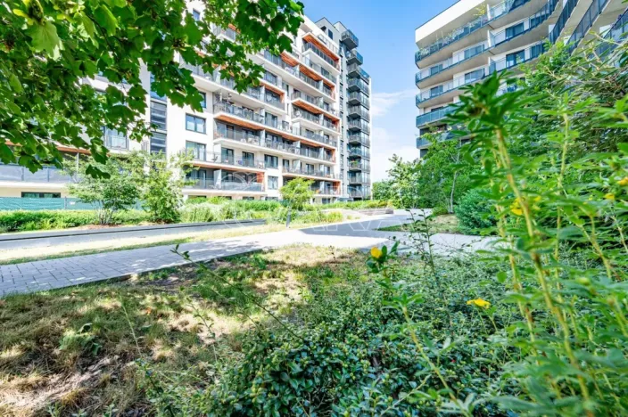 Pronájem garáže, Praha - Strašnice, Zvěřinova, 15 m2