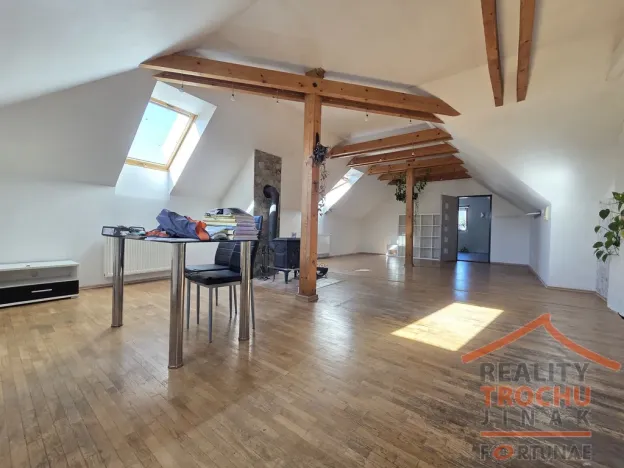 Prodej rodinného domu, Třebechovice pod Orebem - Krňovice, 230 m2