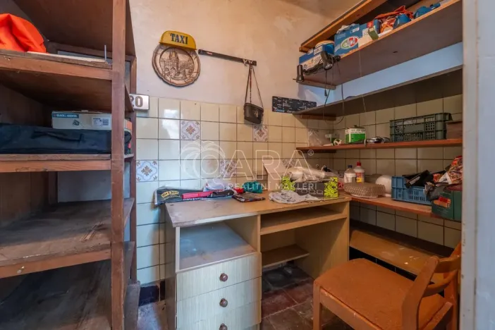 Prodej obchodního prostoru, Kladno - Švermov, Sportovní, 180 m2