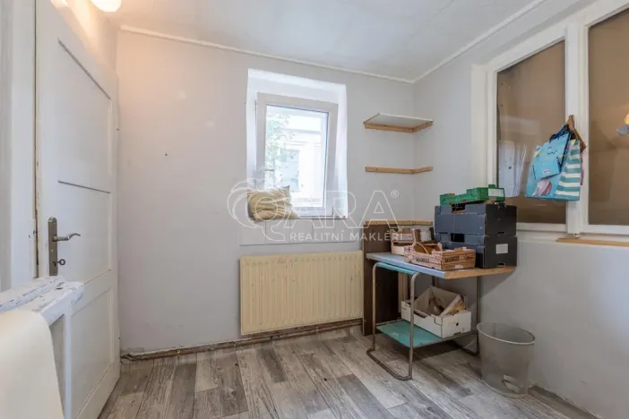 Prodej obchodního prostoru, Kladno - Švermov, Sportovní, 180 m2