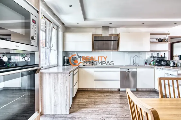 Prodej rodinného domu, Hovorany, 220 m2