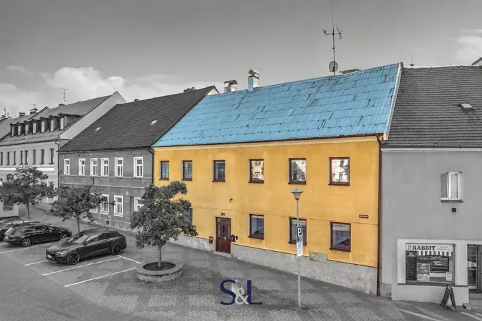 Prodej rodinného domu, Doksy, náměstí Republiky, 470 m2