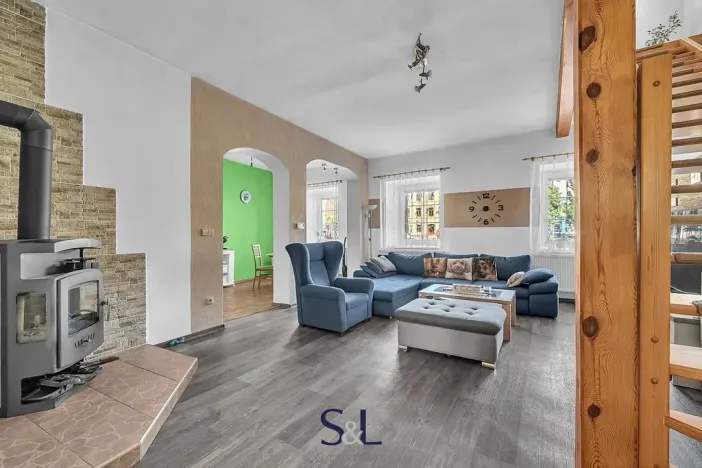 Prodej rodinného domu, Doksy, náměstí Republiky, 470 m2