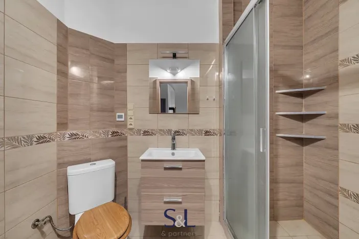 Prodej rodinného domu, Doksy, náměstí Republiky, 470 m2